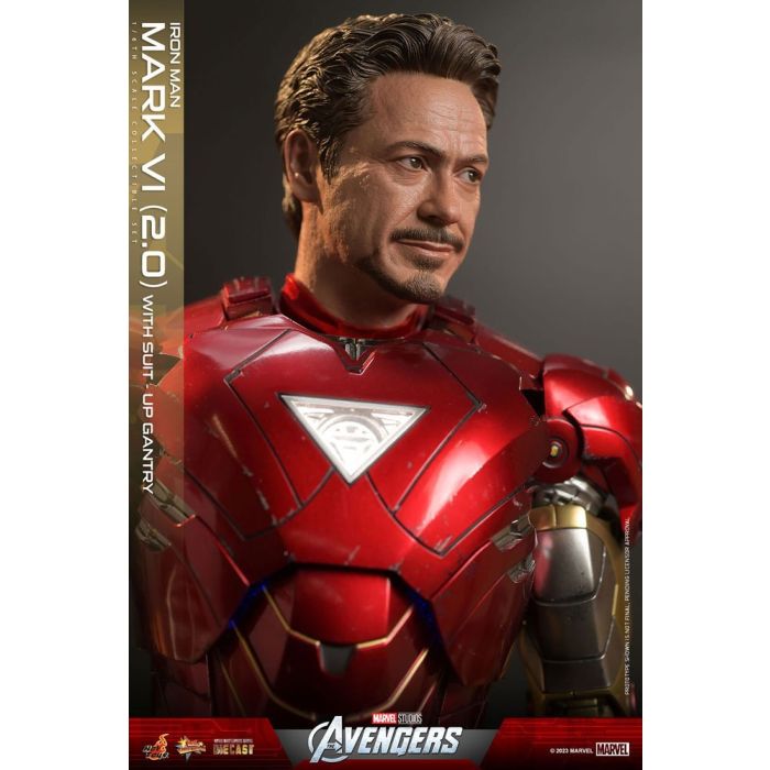 Iron Man Mark VI 1:6 Scale Figure with Suit-UP Gantry (Version 2.0) - Hot Toys - Avengers