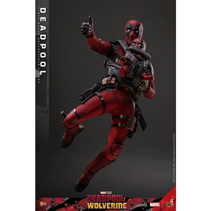Deadpool 1:6 Scale Figure - Hot Toys - Deadpool & Wolverine