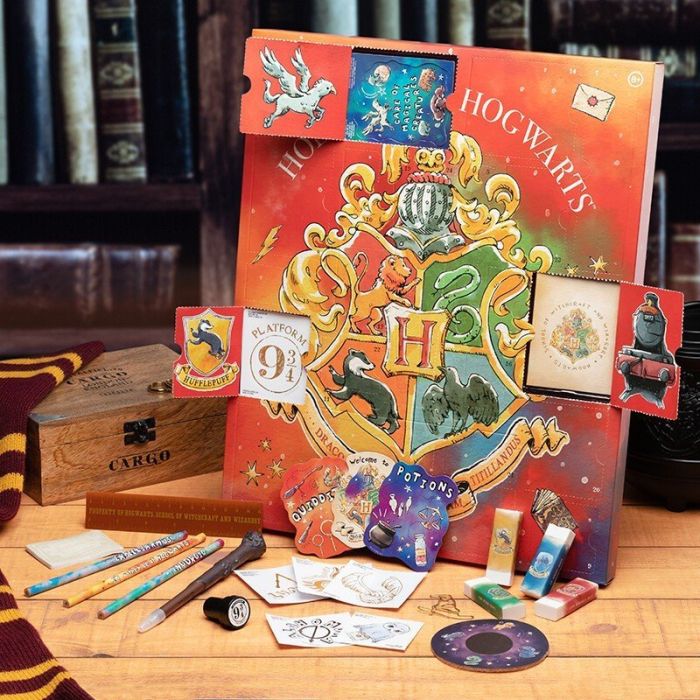 Holiday at Hogwarts - Paladone Advent Calendar - Harry Potter