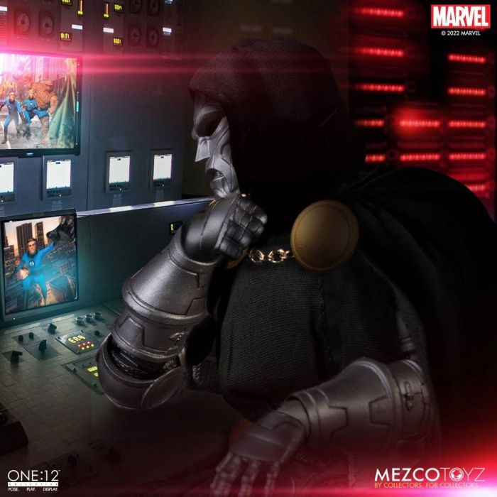 Doctor Doom Action Figure - Mezco Toys - Marvel