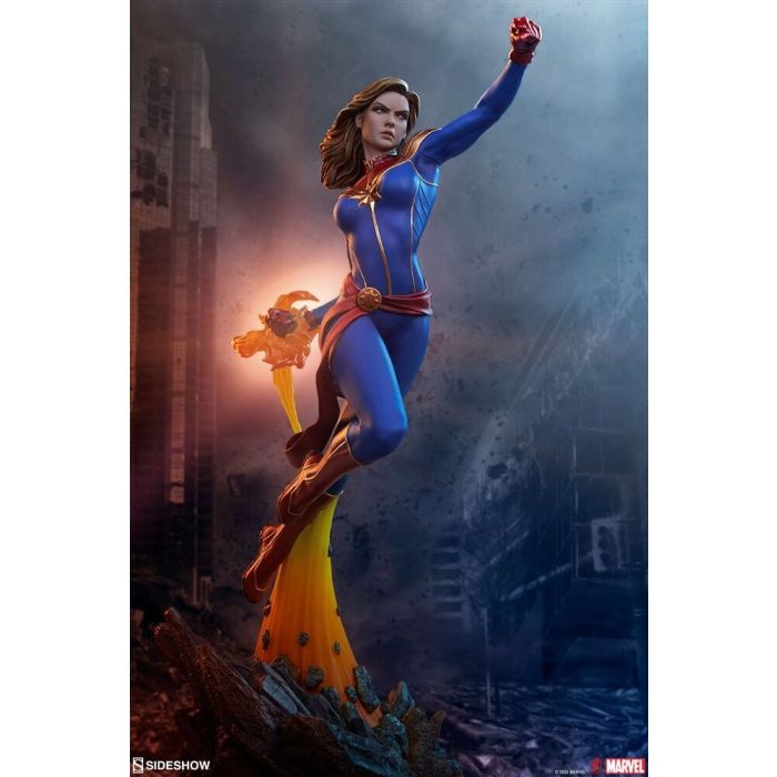 Captain Marvel fifth scale Statue - Marvel Avengers - Sideshow Collectibles