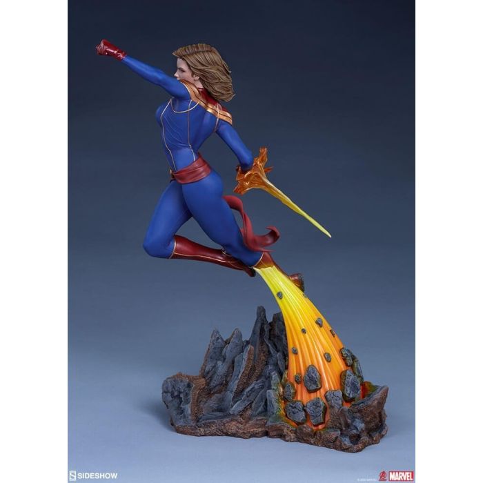Captain Marvel fifth scale Statue - Marvel Avengers - Sideshow Collectibles