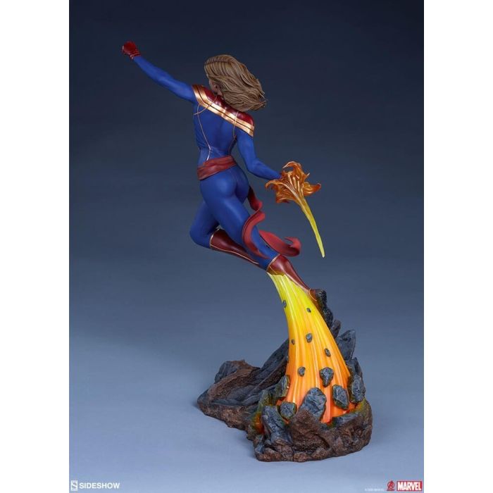 Captain Marvel fifth scale Statue - Marvel Avengers - Sideshow Collectibles