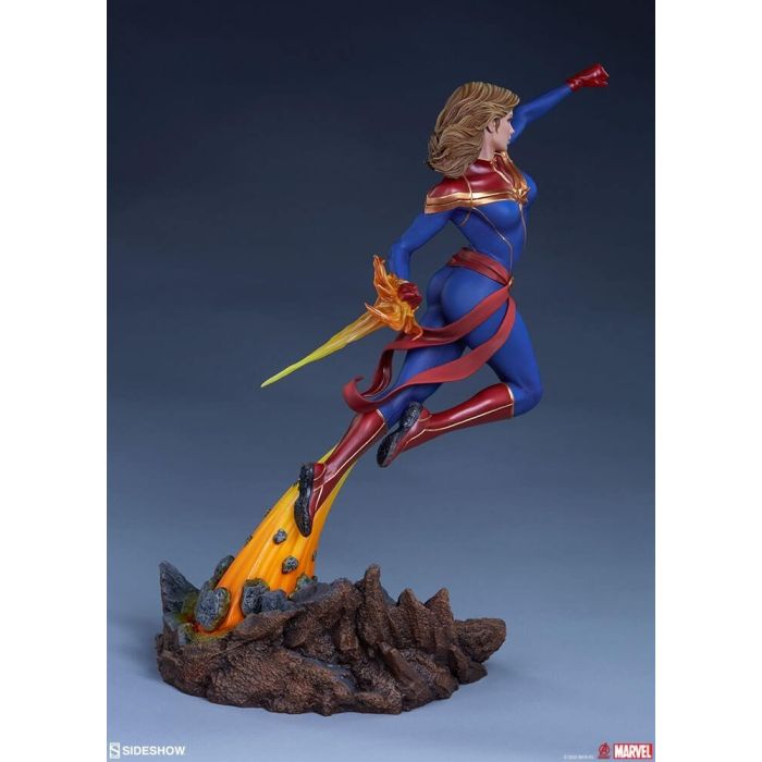 Captain Marvel fifth scale Statue - Marvel Avengers - Sideshow Collectibles