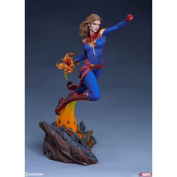 Captain Marvel fifth scale Statue - Marvel Avengers - Sideshow Collectibles