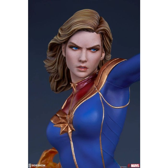 Captain Marvel fifth scale Statue - Marvel Avengers - Sideshow Collectibles