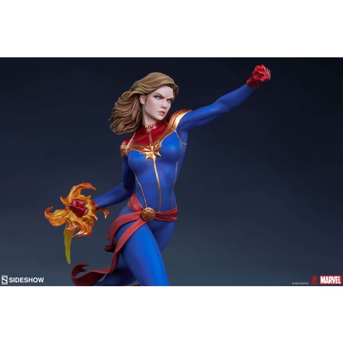 Captain Marvel fifth scale Statue - Marvel Avengers - Sideshow Collectibles