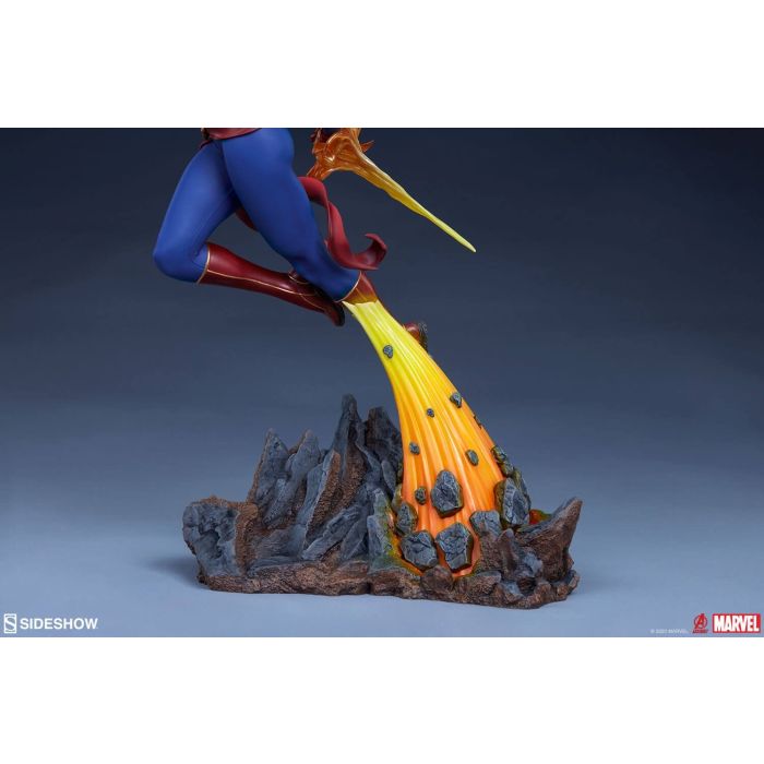 Captain Marvel fifth scale Statue - Marvel Avengers - Sideshow Collectibles