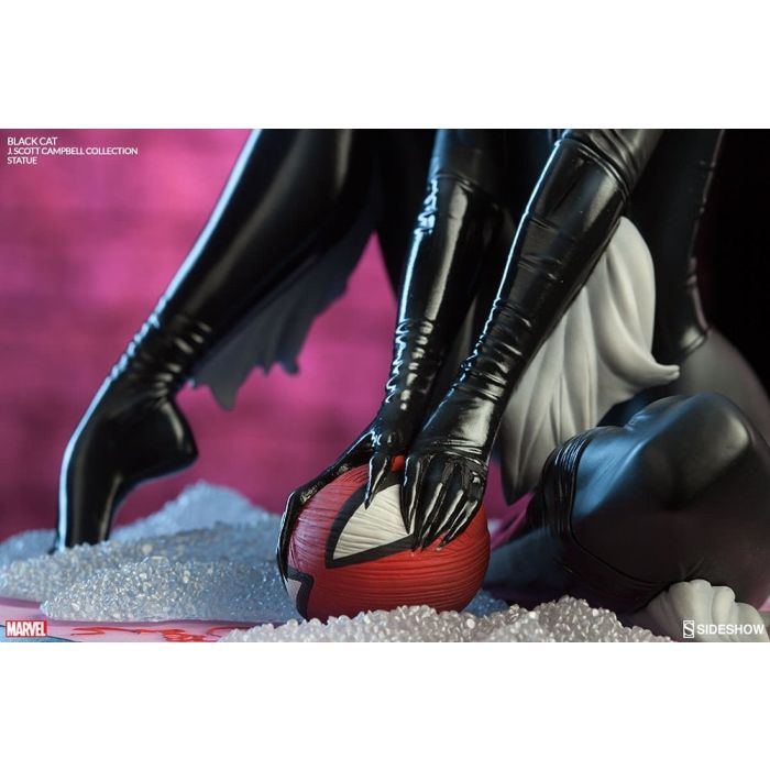 Marvel Comiquette: Black Cat Figure