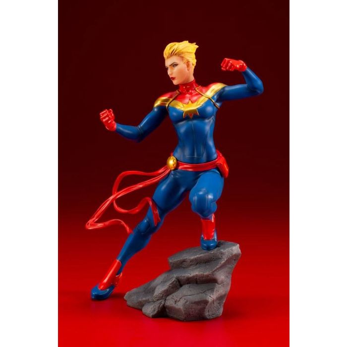 Marvel Universe: Avengers Series - Captain Marvel ARTFX+ PVC Statue