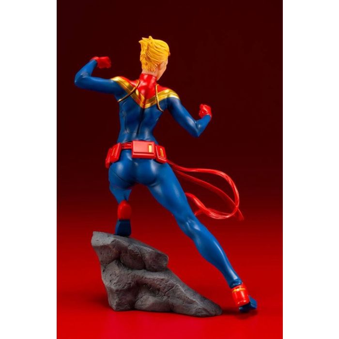 Marvel Universe: Avengers Series - Captain Marvel ARTFX+ PVC Statue