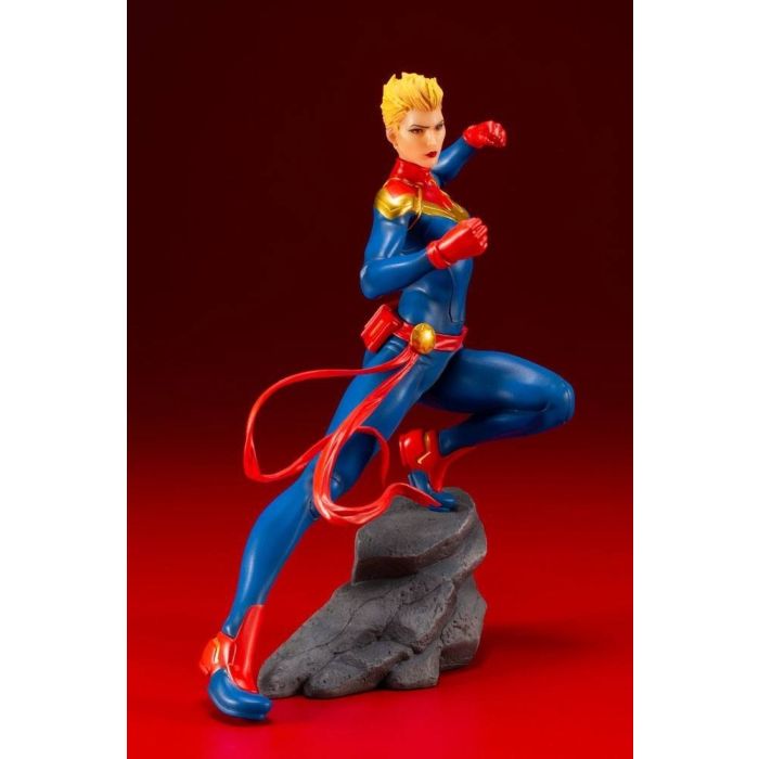 Marvel Universe: Avengers Series - Captain Marvel ARTFX+ PVC Statue