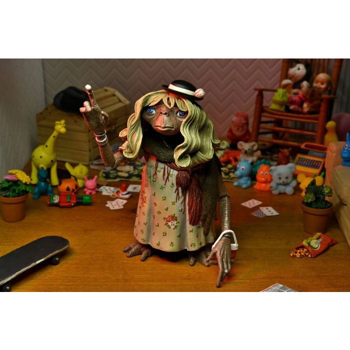 E.T. the Extra-Terrestrial - E.T. in Disguise Ultimate Action Figure