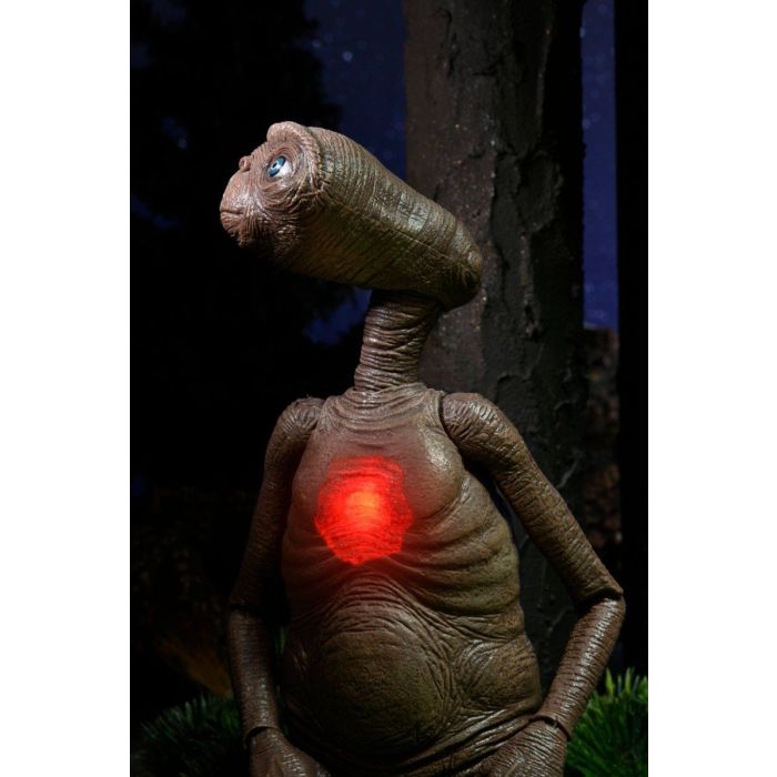 E.T. the Extra-Terrestrial - E.T. Ultimate Deluxe Action Figure