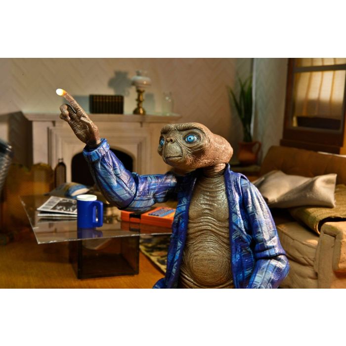 E.T. the Extra-Terrestrial - Telepathic E.T. Ultimate Action Figure