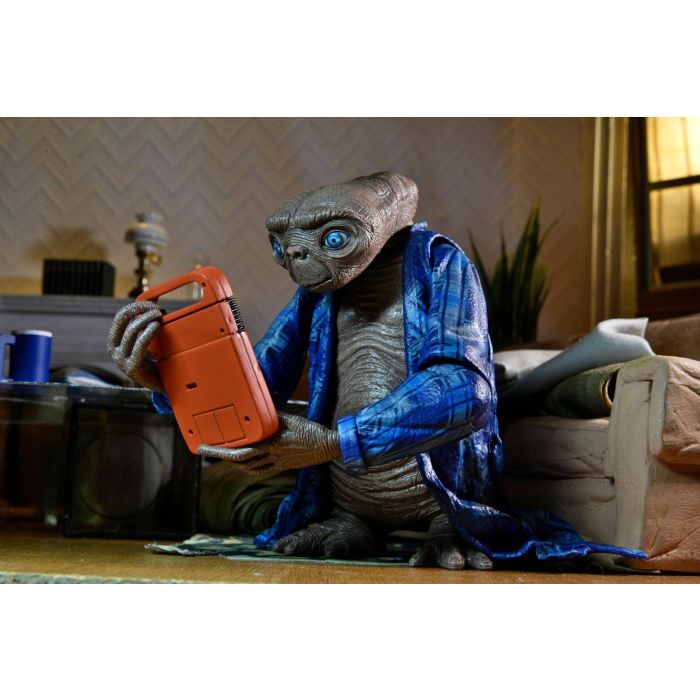 E.T. the Extra-Terrestrial - Telepathic E.T. Ultimate Action Figure