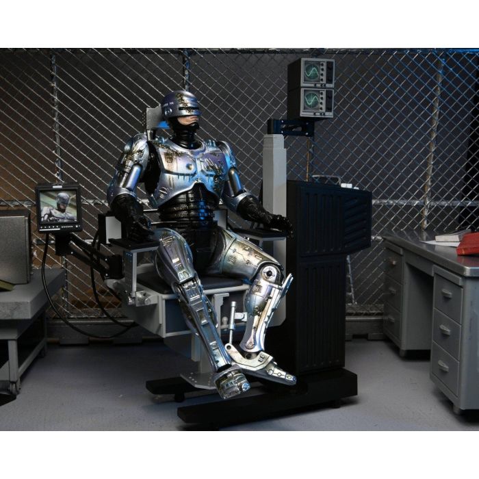 Robocop - Battle Damaged Robocop with Chair Ultimate Action Figure