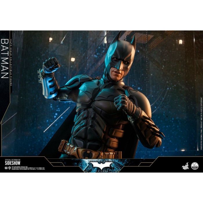Batman 1:4 Scale Figure - Hot Toys - The Dark Knight