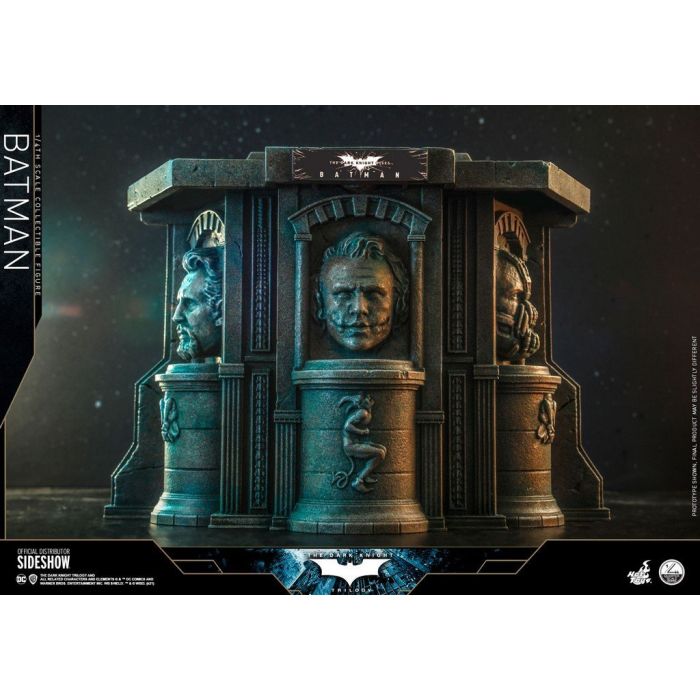 Batman 1:4 Scale Figure - Hot Toys - The Dark Knight