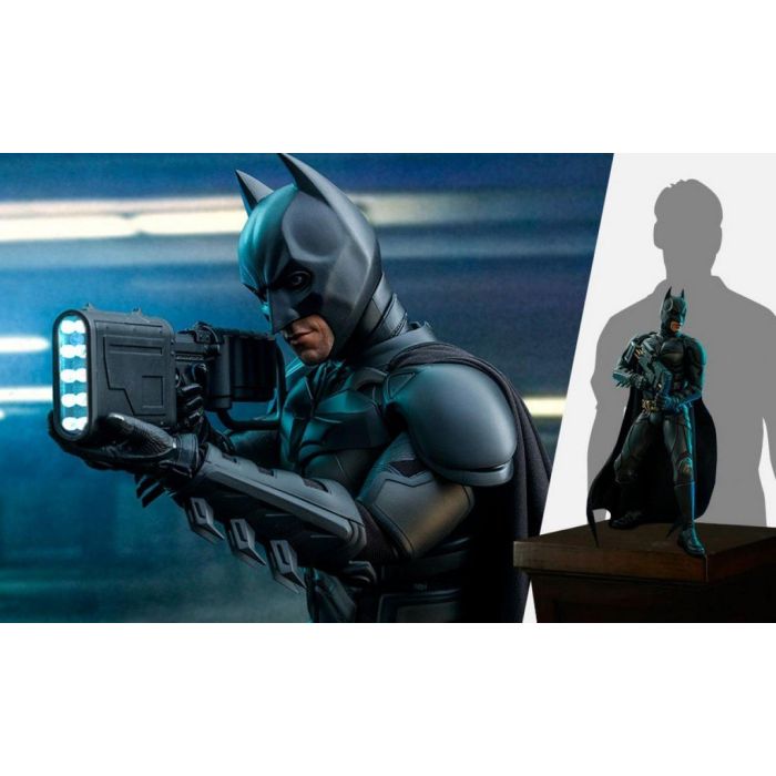 Batman 1:4 Scale Figure - Hot Toys - The Dark Knight