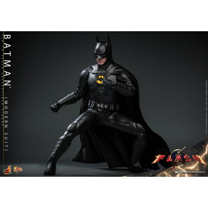 Batman Modern Suit 1:6 Scale Figure First Edition - Hot Toys - The Flash