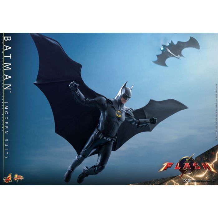 Batman Modern Suit 1:6 Scale Figure First Edition - Hot Toys - The Flash