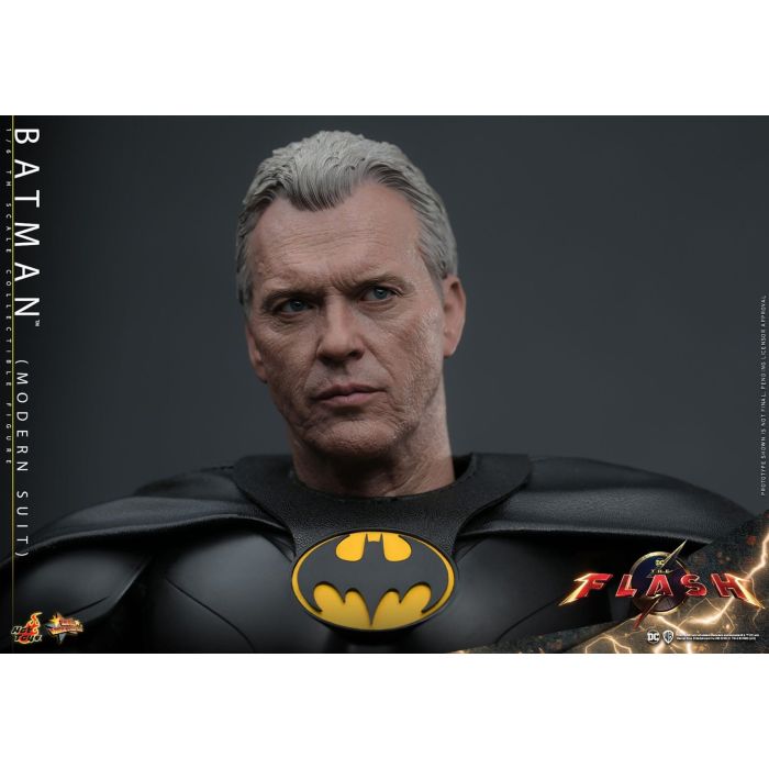 Batman Modern Suit 1:6 Scale Figure First Edition - Hot Toys - The Flash