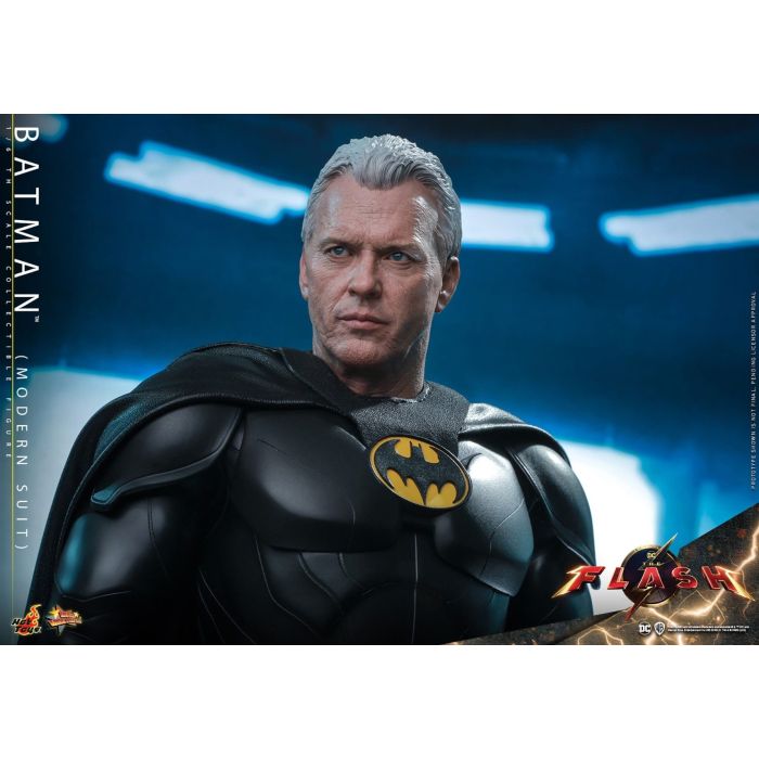 Batman Modern Suit 1:6 Scale Figure First Edition - Hot Toys - The Flash