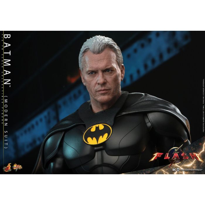 Batman Modern Suit 1:6 Scale Figure First Edition - Hot Toys - The Flash