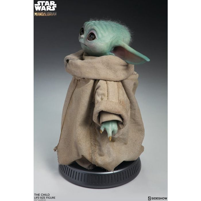 Baby Yoda Statue / The Child Life Size Statue - The Mandalorian - Sideshow Toys