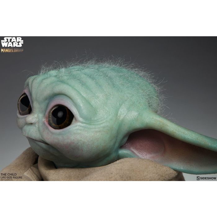 Baby Yoda Statue / The Child Life Size Statue - The Mandalorian - Sideshow Toys