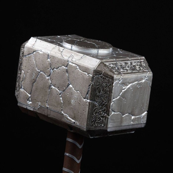 Mighty Thor Mjolnir Hammer Legend Series Replica - Hasbro - Thor: Love and Thunder
