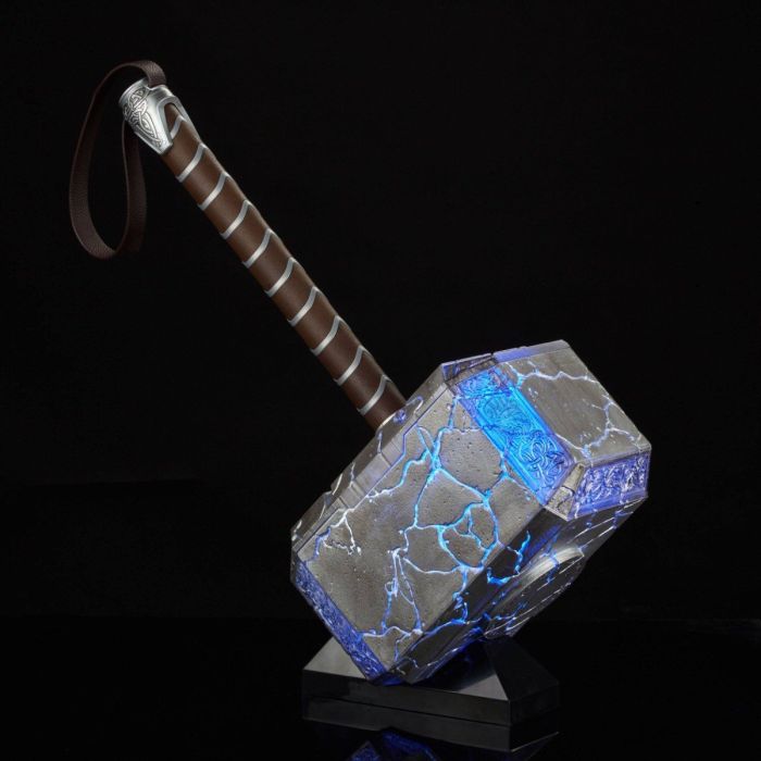 Mighty Thor Mjolnir Hammer Legend Series Replica - Hasbro - Thor: Love and Thunder