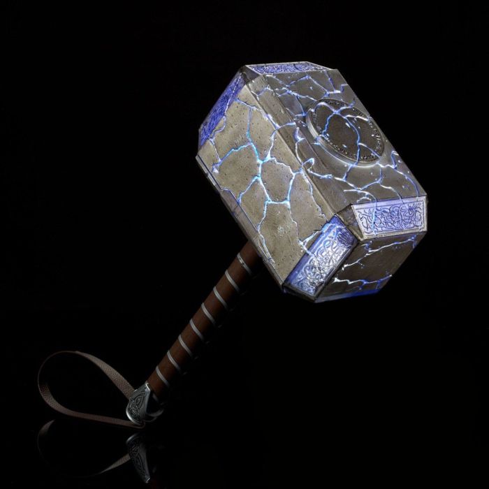 Mighty Thor Mjolnir Hammer Legend Series Replica - Hasbro - Thor: Love and Thunder