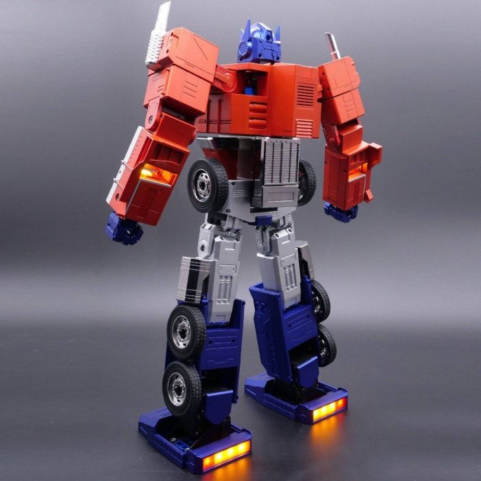 Optimus Prime Interactive Auto-Converting Robot - Transformers