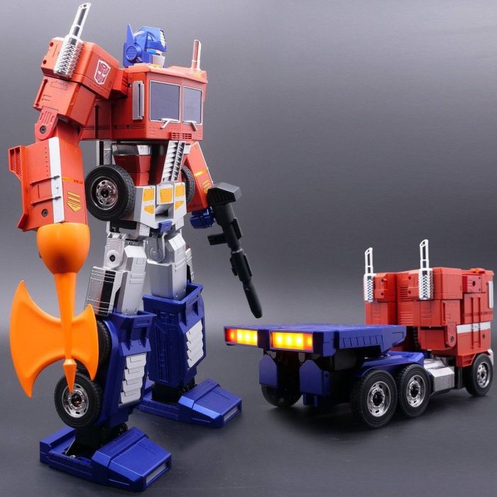 Optimus Prime Interactive Auto-Converting Robot - Transformers