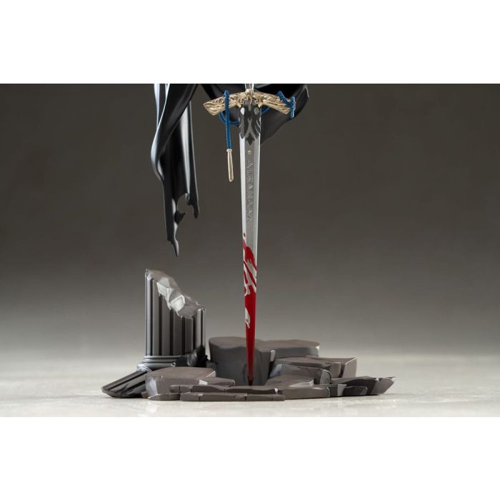 Reverse: 1999 Limepie Series PVC Statue Knight 17 cm