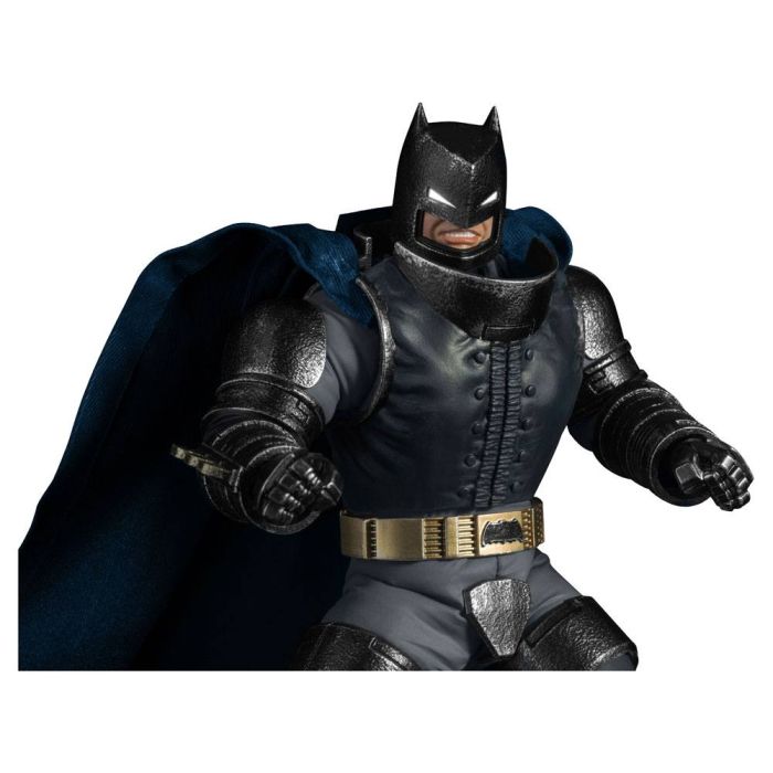 Batman The Dark Knight Returns Dynamic 8ction Heroes Action Figure 1/9 Armored Batman 21 cm