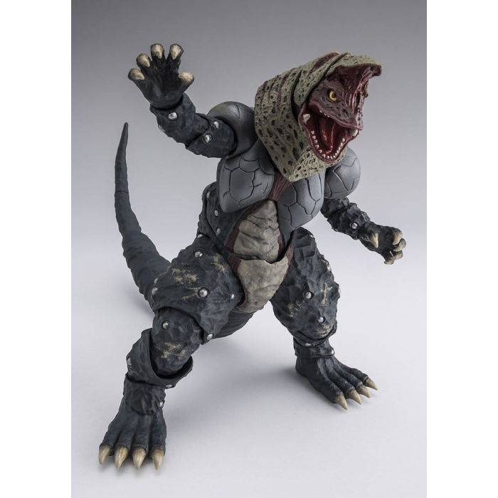 Ultraman Series S.H.Figuarts Shinkocchou Seihou Action Figure Golza 30th Anniversary Edition 15 cm       