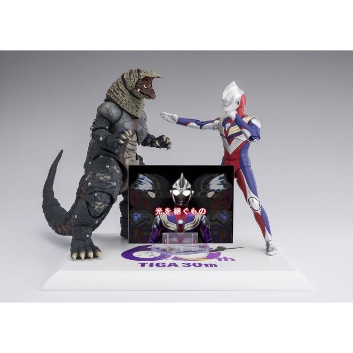 Ultraman Series S.H.Figuarts Shinkocchou Seihou Action Figure Golza 30th Anniversary Edition 15 cm       