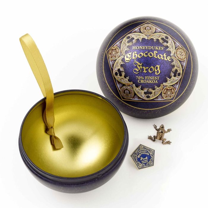 Harry Potter tree ornament with Pin Badge Deck Chocolate Frog