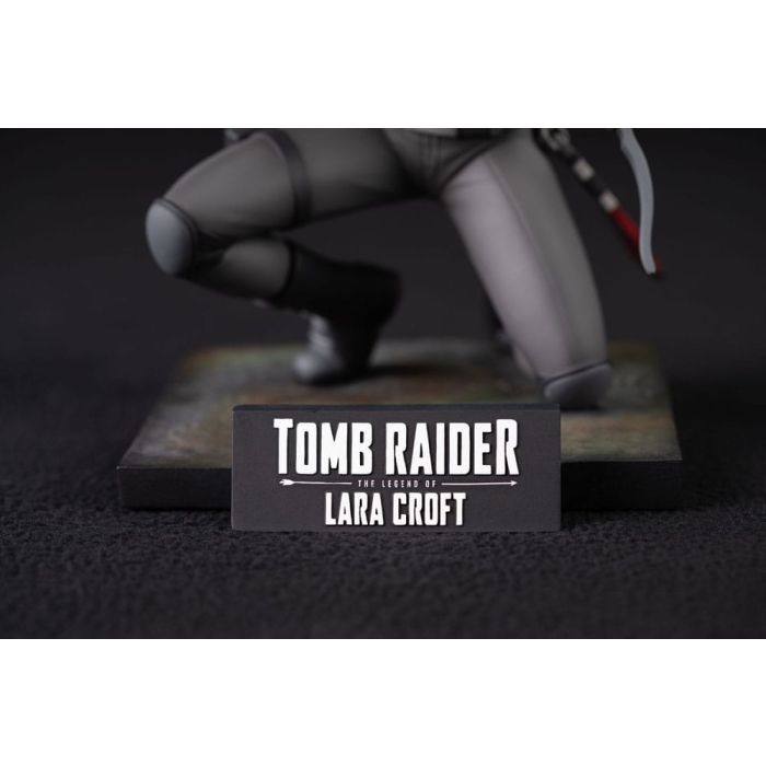 Tomb Raider PVC Statue The Legend of Lara Croft 19 cm   