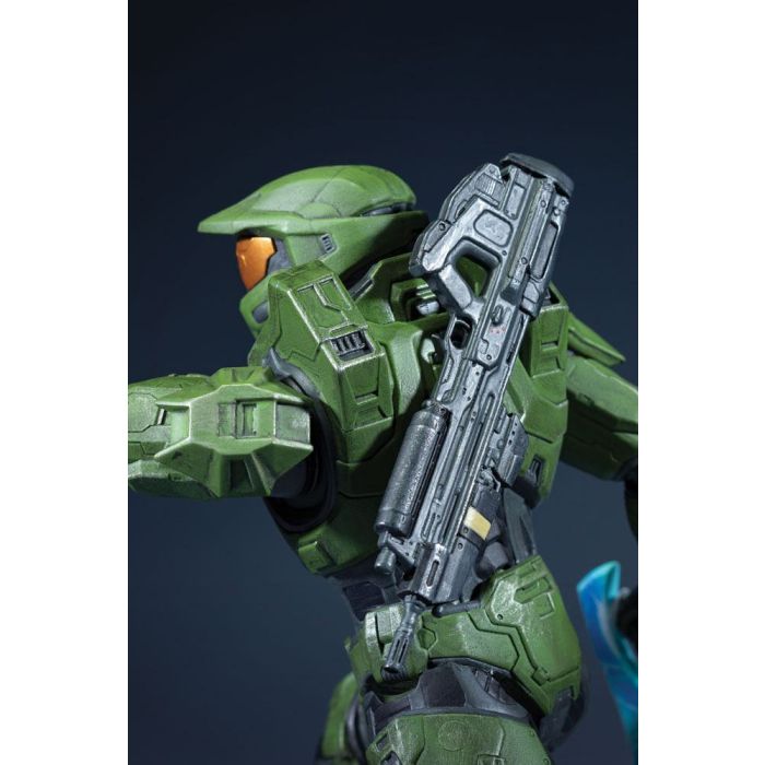 Halo Infinite PVC Statue Master Chief & Grappleshot 26 cm