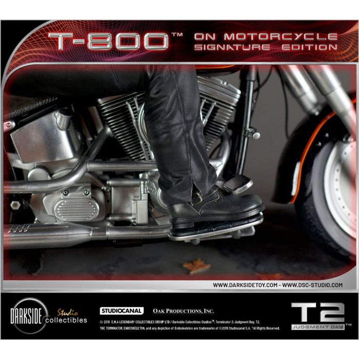 Terminator 2 Statue T-800 On Motorcycle Limited Signature Edition 70 cm