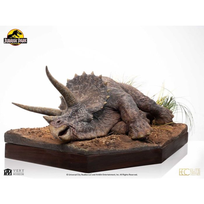 Jurassic Park Maquette 1/8 Sick Triceratops 96 cm