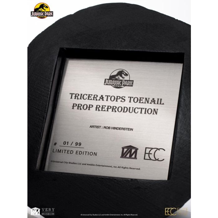 Jurassic Park 1/1 Replica Triceratops Toenail 16 cm