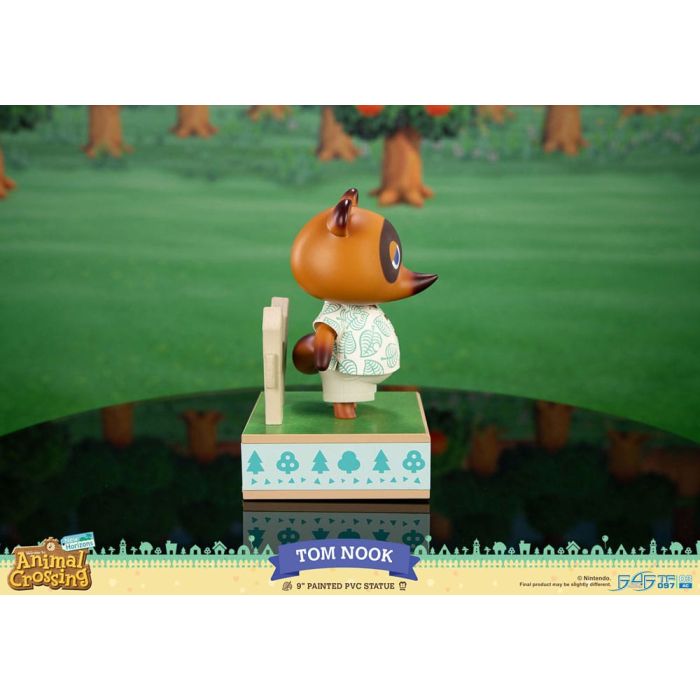 Animal Crossing: New Horizons PVC Statue Tom Nook 22 cm 