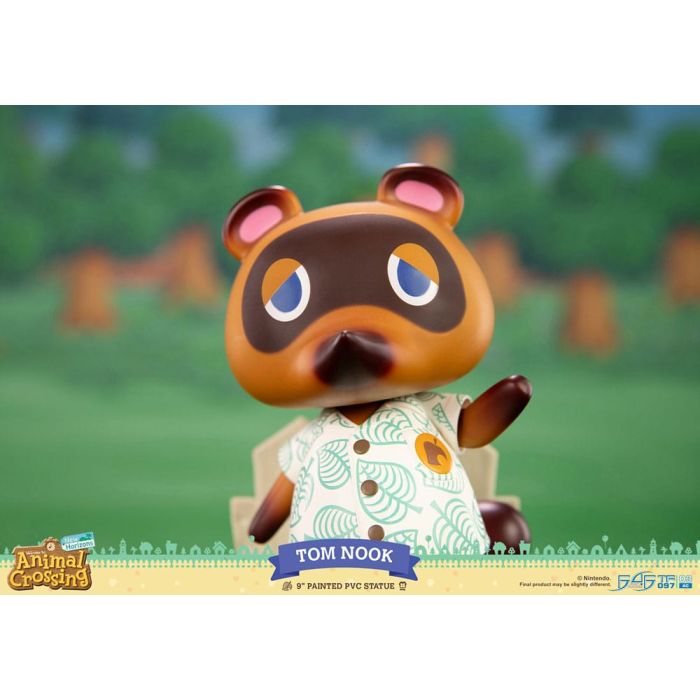 Animal Crossing: New Horizons PVC Statue Tom Nook 22 cm 