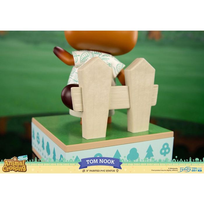 Animal Crossing: New Horizons PVC Statue Tom Nook 22 cm 