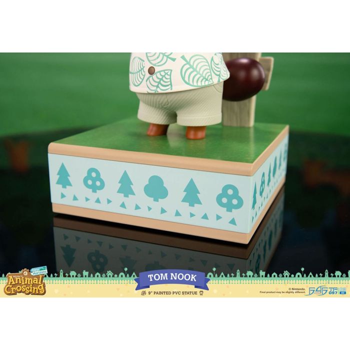 Animal Crossing: New Horizons PVC Statue Tom Nook 22 cm 